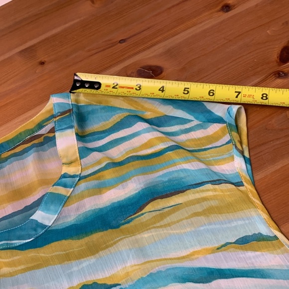 Northern Reflections light, airy, flowing, opaque sleeveless top. - Picture 6 of 12